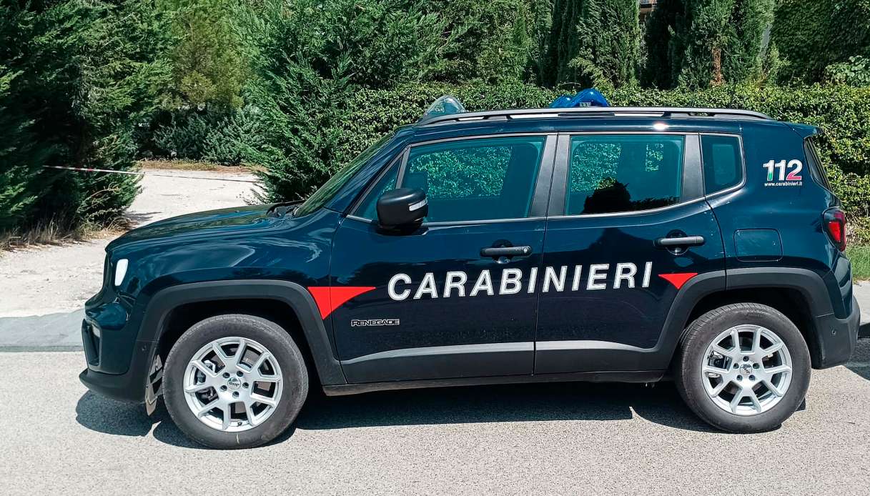 duplice omicidio e suicidio ad apice uccide i fratelli nel ristorante di famiglia e poi si toglie la vita da Virgilio.it duplice omicidio e suicidio ad apice uccide i fratelli nel ristorante di famiglia e poi si toglie la vita