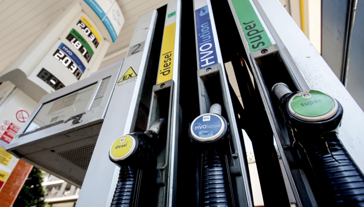 prezzi di benzina e diesel ancora in aumento a settembre quanto costa un pieno in citt224 e in autostrada da Virgilio.it prezzi di benzina e diesel ancora in aumento a settembre quanto costa un pieno in citt224 e in autostrada