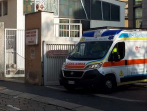 Bimba morta all'ospedale Buzzi di Milano, genitori sporgono denuncia e chiedono chiarezza: le ultime