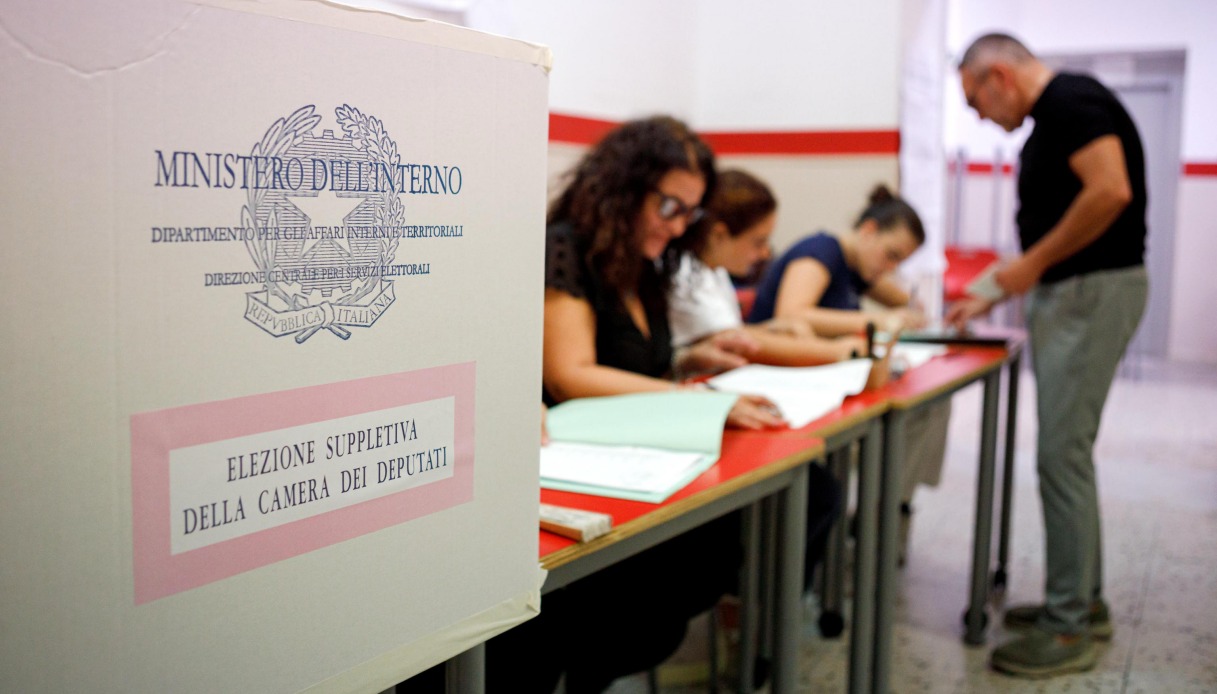 elezioni suppletive a reggio calabria l affluenza alle 19 232 bassissima bisogna scegliere il nuovo deputato da Virgilio.it elezioni suppletive a reggio calabria l affluenza alle 19 232 bassissima bisogna scegliere il nuovo deputato