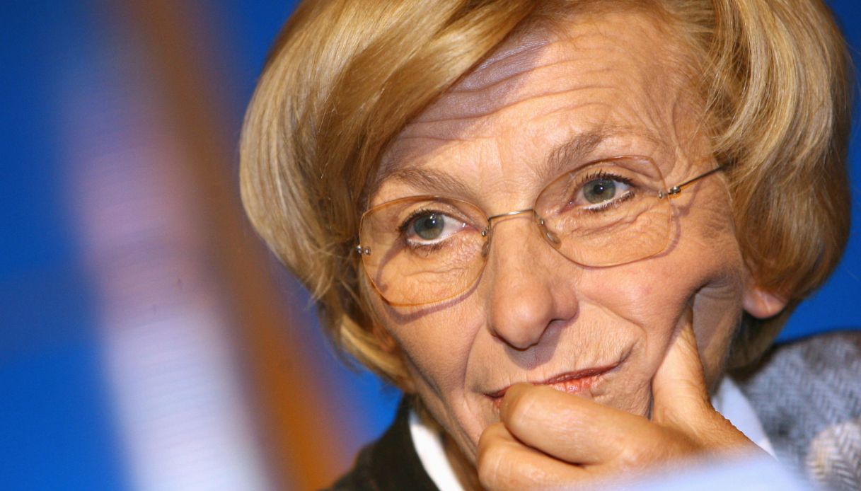 funerale di stato laico per emma bonino come funziona e quali sono i precedenti da berlinguer a pannella e fo da Virgilio.it funerale di stato laico per emma bonino come funziona e quali sono i precedenti da berlinguer a pannella e fo