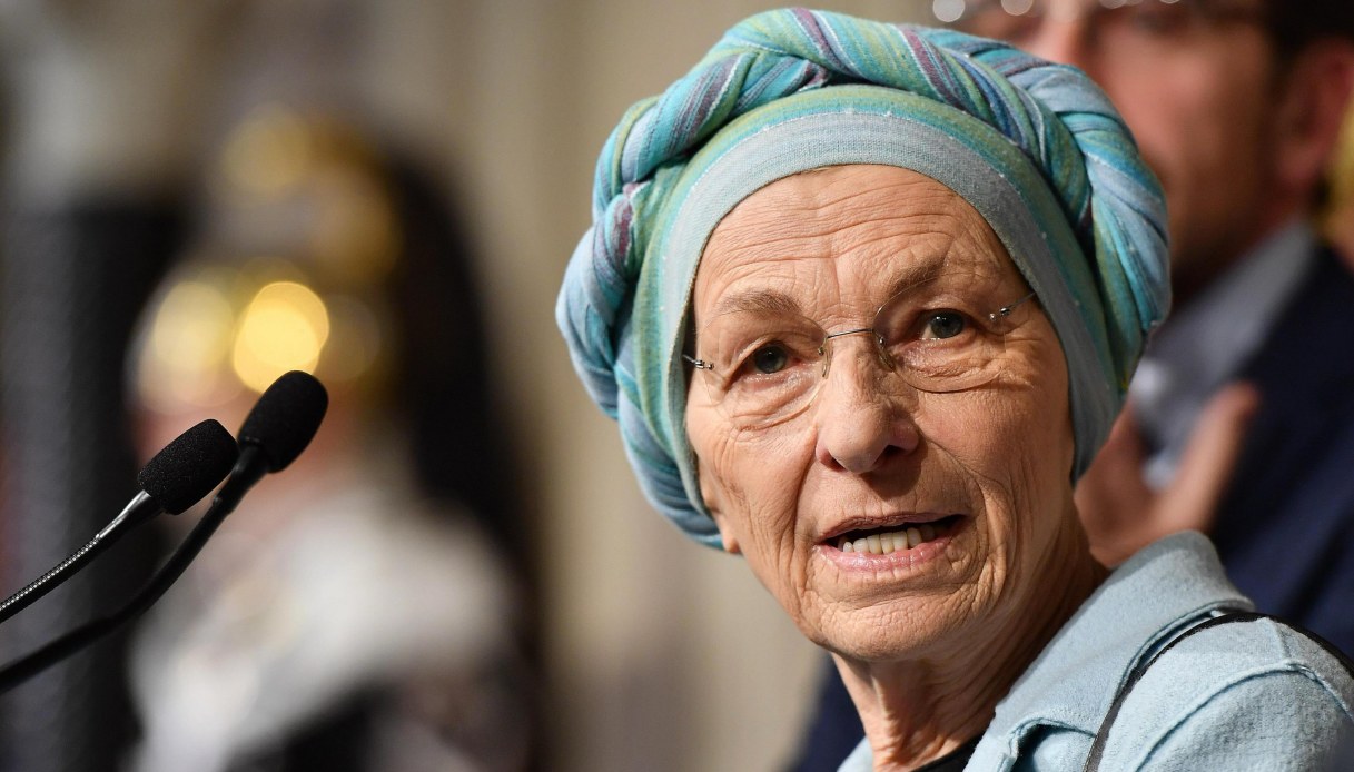 emma bonino camera ardente al campidoglio e veglia civile prima dei funerali di stato del 15 settembre da Virgilio.it emma bonino camera ardente al campidoglio e veglia civile prima dei funerali di stato del 15 settembre