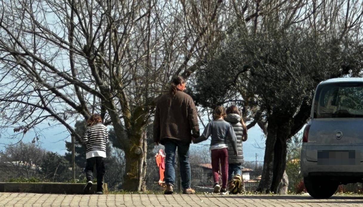 famiglia nel bosco polemica di pillon sul primo giorno di scuola dei bambini perch233 non 232 stato annullato da Virgilio.it famiglia nel bosco polemica di pillon sul primo giorno di scuola dei bambini perch233 non 232 stato annullato