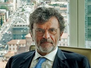 Fideuram ha perso 36 milioni di euro con la truffa AI del finto WhatsApp all'ex presidente Paolo Molesini