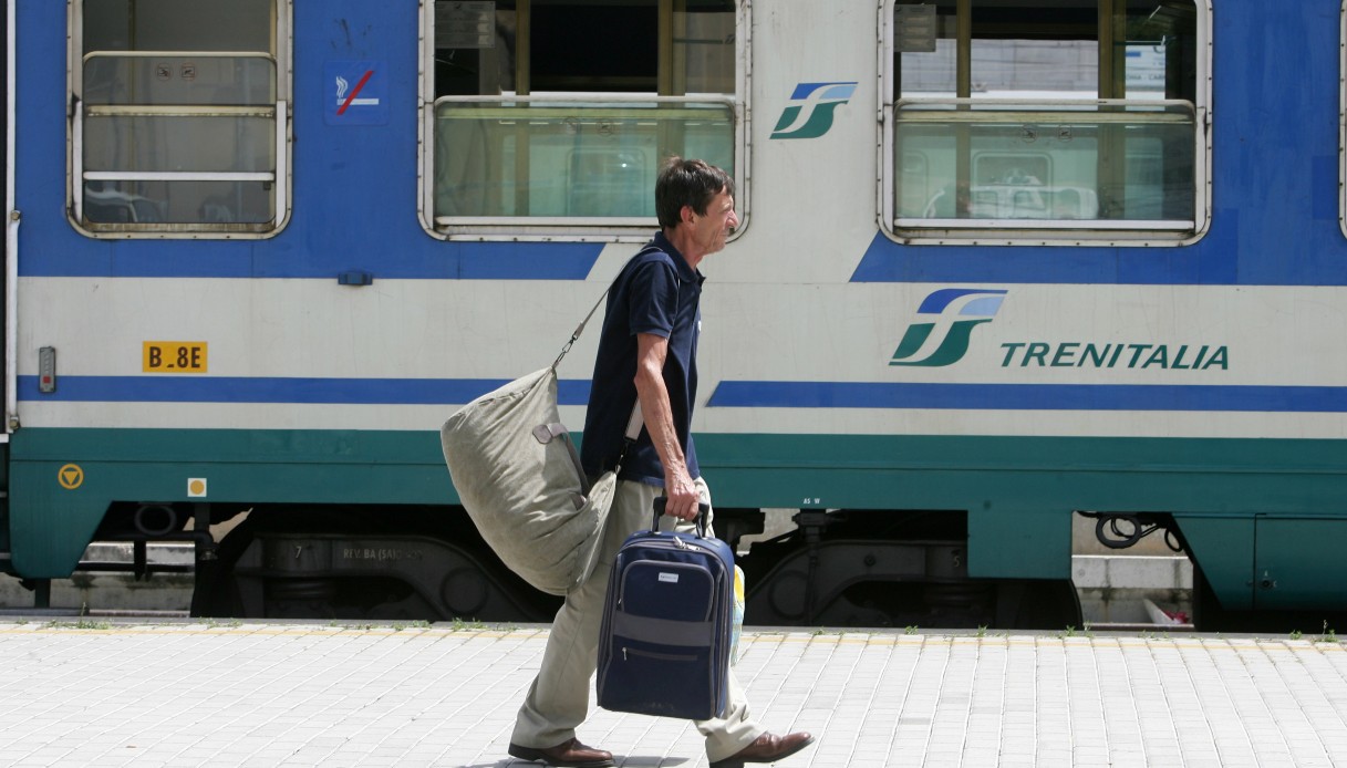 https://wips.plug.it/cips/notizie.virgilio.it/cms/2026/09/fulmine-treno-regionale-sestri-savona-sori.jpg