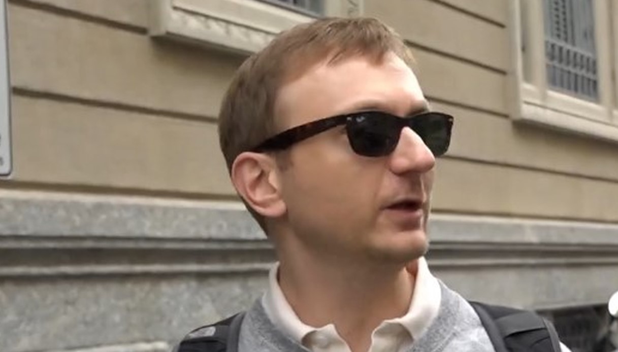 garlasco stasi parla fuori dall ufficio a milano spero sia il momento di avere giustizia per me e chiara da Virgilio.it garlasco stasi parla fuori dall ufficio a milano spero sia il momento di avere giustizia per me e chiara