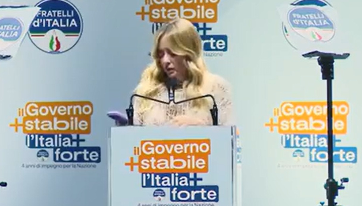 https://wips.plug.it/cips/notizie.virgilio.it/cms/2026/09/giorgia-meloni-bari-kermesse.jpg