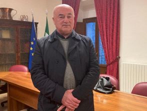 Famiglia nel bosco, il sindaco 