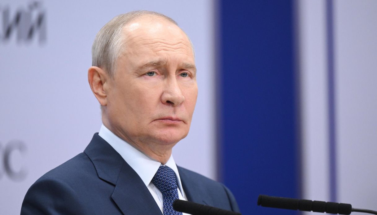 https://wips.plug.it/cips/notizie.virgilio.it/cms/2026/09/guerra-ibrida-russia.jpg