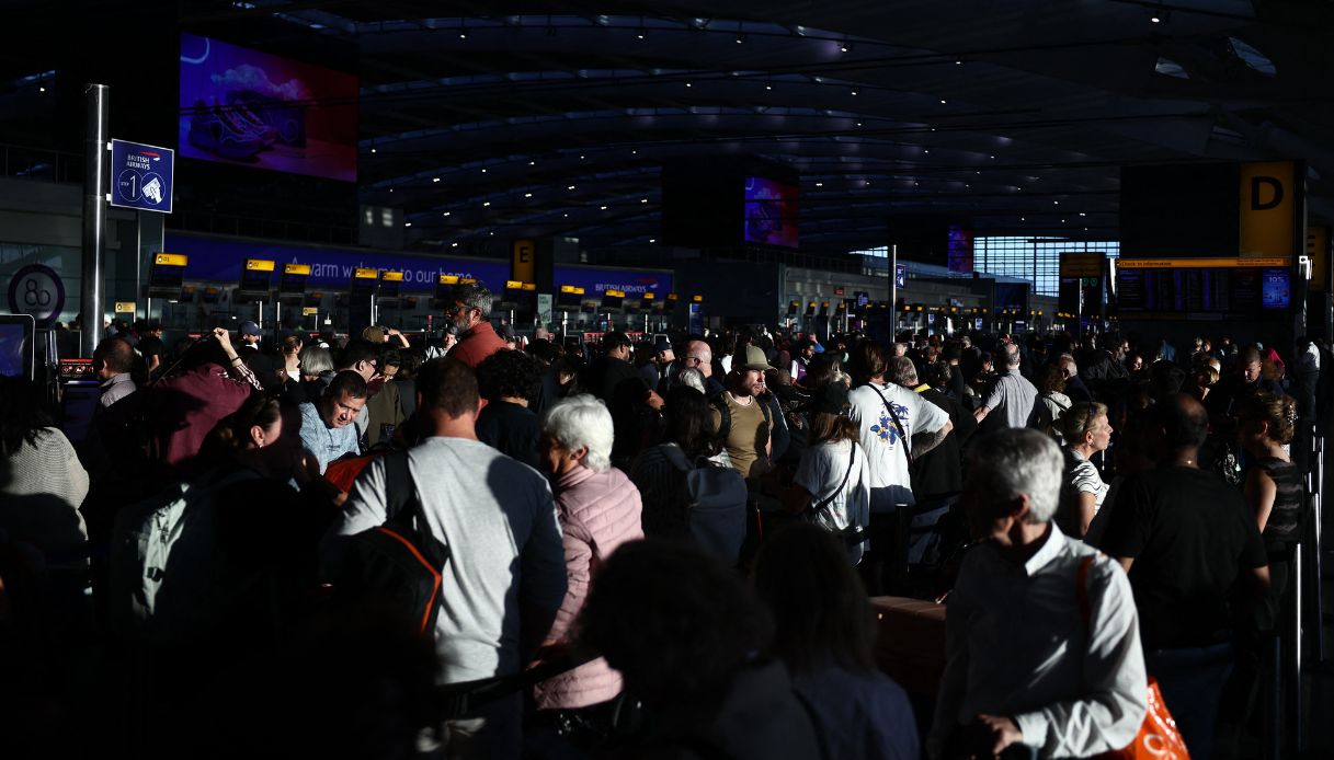 https://wips.plug.it/cips/notizie.virgilio.it/cms/2026/09/heathrow-gatwick-regno-unito.jpg