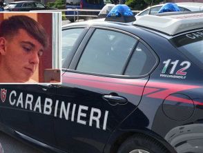 Scende dall'auto per segnalare incidente sulla Domitiana a Napoli, viene travolto e ucciso a 22 anni