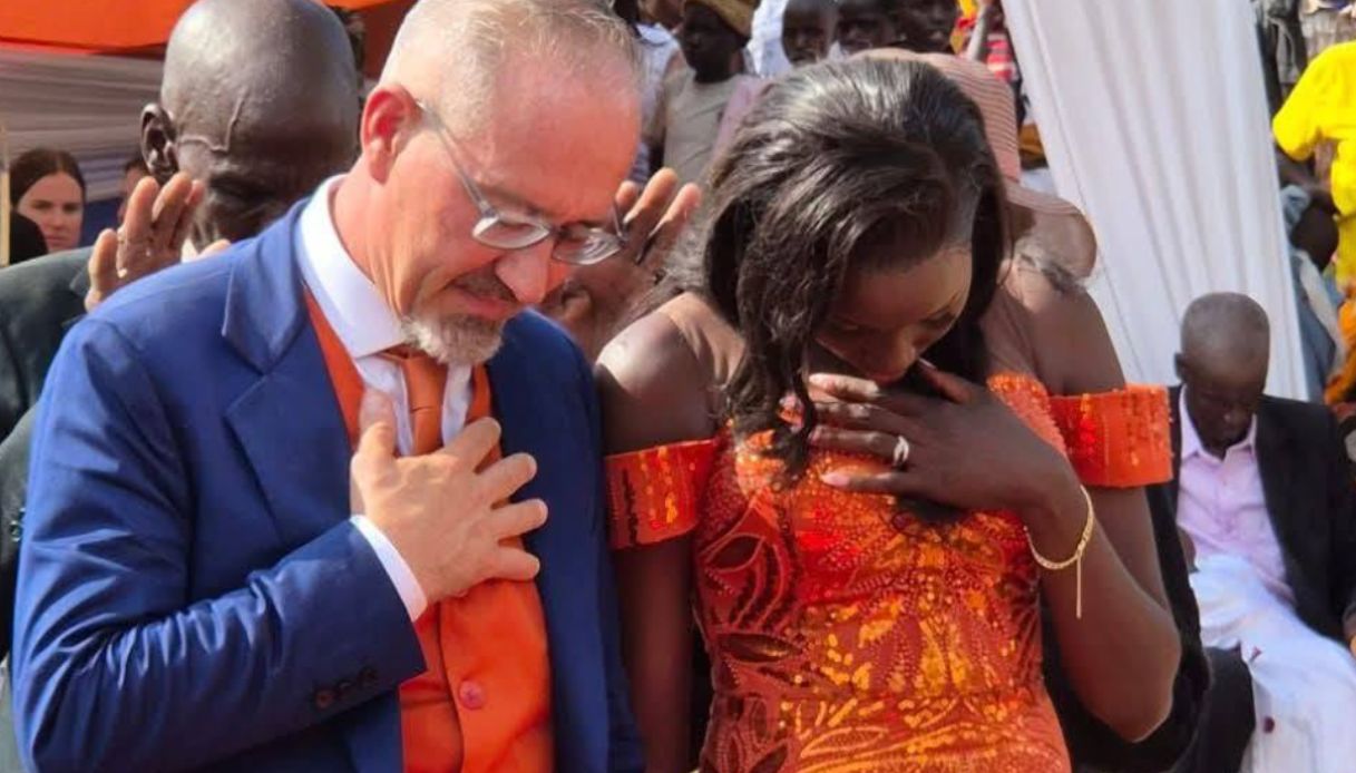 matrimonio per l ex prete sandro ferretto ha sposato sharon jepng8217ok in kenya dove era stato missionario da Virgilio.it matrimonio per l ex prete sandro ferretto ha sposato sharon jepng8217ok in kenya dove era stato missionario