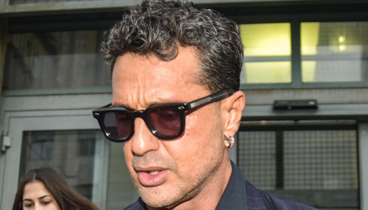 mediaset fa causa a corona chiesti 160 milioni dai berlusconi de filippi scotti ilary blasi e samira lui da Virgilio.it mediaset fa causa a corona chiesti 160 milioni dai berlusconi de filippi scotti ilary blasi e samira lui