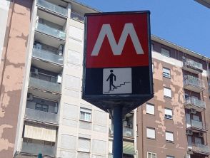 67enne investito sulla metro A Giulio Agricola a Roma, estratto vivo: è stato trasportato in codice rosso
