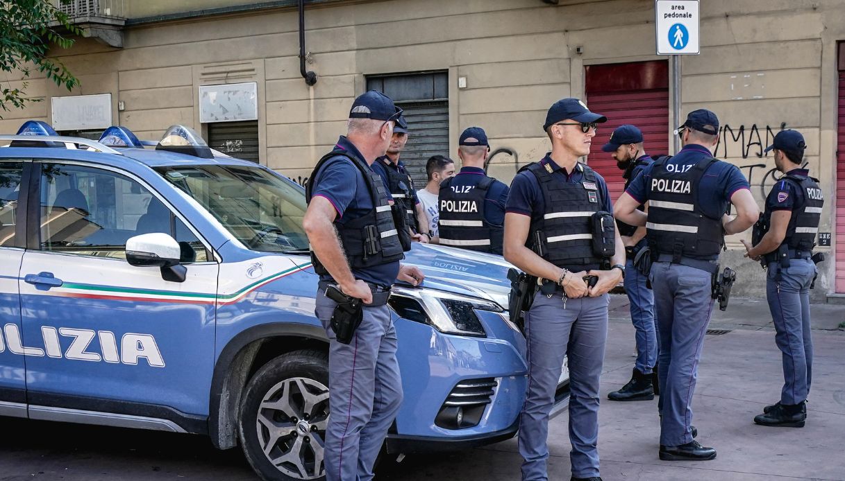 paura a milano minaccia i passanti con un coltello e viene travolto da un8217automobilista entrambi denunciati da Virgilio.it paura a milano minaccia i passanti con un coltello e viene travolto da un8217automobilista entrambi denunciati