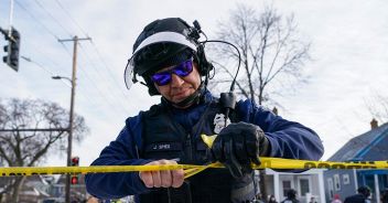 minneapolis-morti-feriti-sparatoria-agenti