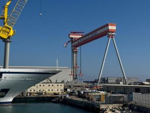 Operaio morto alla Fincantieri di Ancona investito da una fiammata, gravissimo un collega
