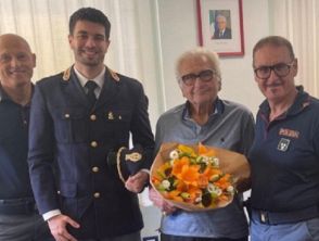Due agenti lo aiutarono a Isernia quando era ragazzo, dopo 66 anni torna per dire grazie