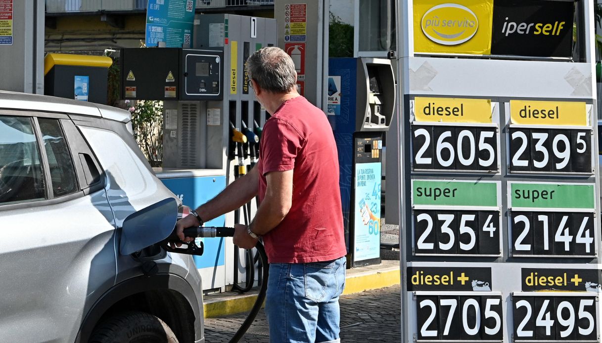 tetto massimo ai prezzi dei carburanti gestori contro la scelta di eni accusata di concorrenza sleale da Virgilio.it tetto massimo ai prezzi dei carburanti gestori contro la scelta di eni accusata di concorrenza sleale