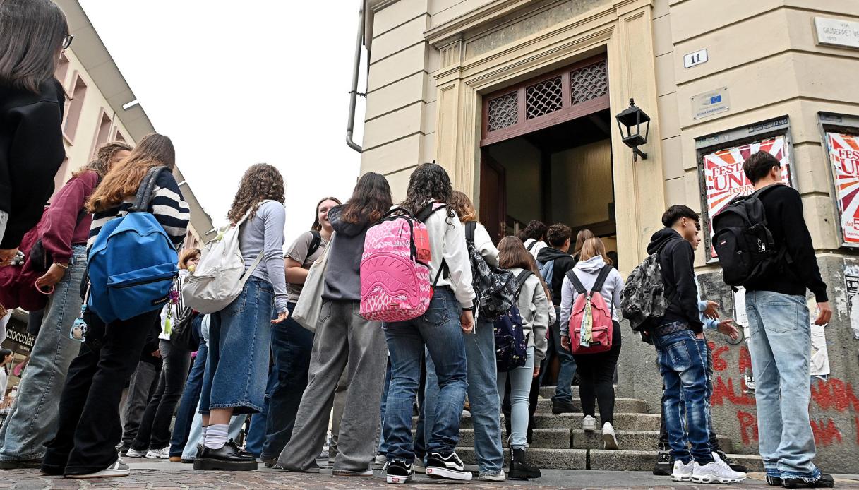 al via l anno scolastico 2026 2027 per 8 milioni di studenti il calendario del rientro regione per regione da Virgilio.it al via l anno scolastico 2026 2027 per 8 milioni di studenti il calendario del rientro regione per regione
