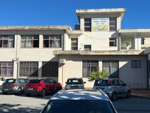 La prof accoltellata a Roma commenta la notizia sul 14enne di Lamezia Terme, 