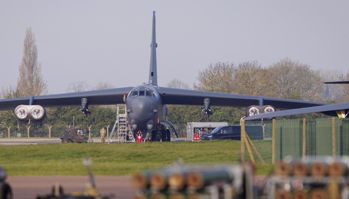allarme esplosivi alla base raf di fairford in gran bretagna usata dagli usa abitazioni evacuate e arresti da Virgilio.it allarme esplosivi alla base raf di fairford in gran bretagna usata dagli usa abitazioni evacuate e arresti