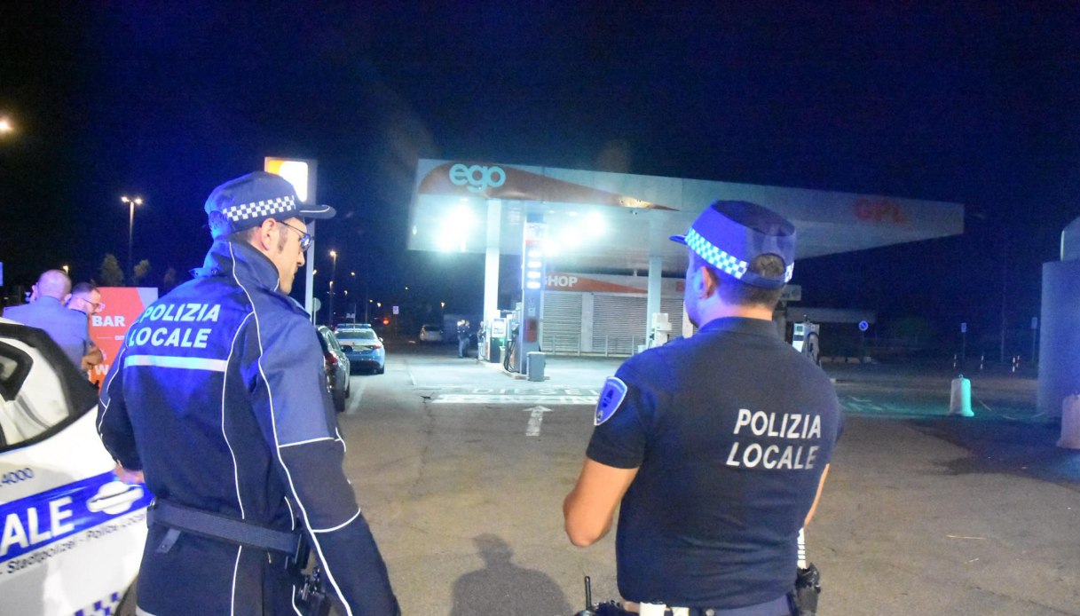 https://wips.plug.it/cips/notizie.virgilio.it/cms/2026/09/reggio-emilia-aggredisce-donna-distributore-investe-due-persone.jpg