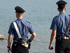 Roberto Bruni morto nel lago a Castel Gandolfo dopo essere caduto dal kayak, ma aveva il salvagente