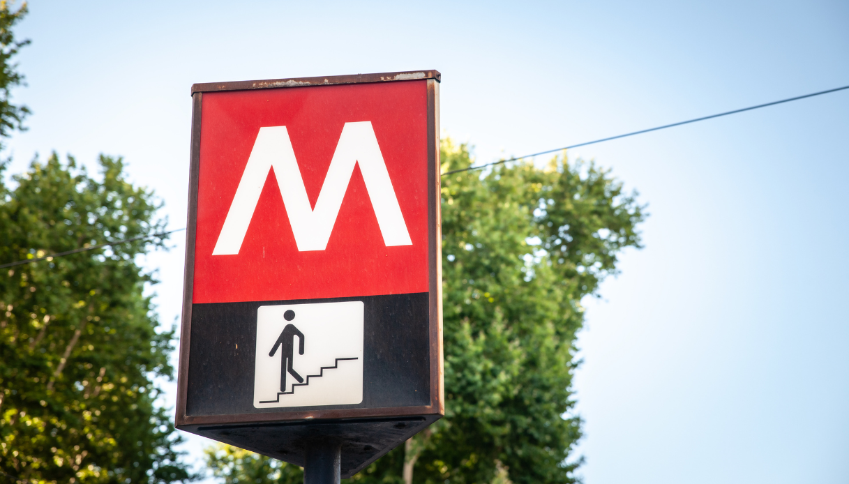 Uomo morto a Roma travolto dal treno della metro B a Garbatella: non si ...