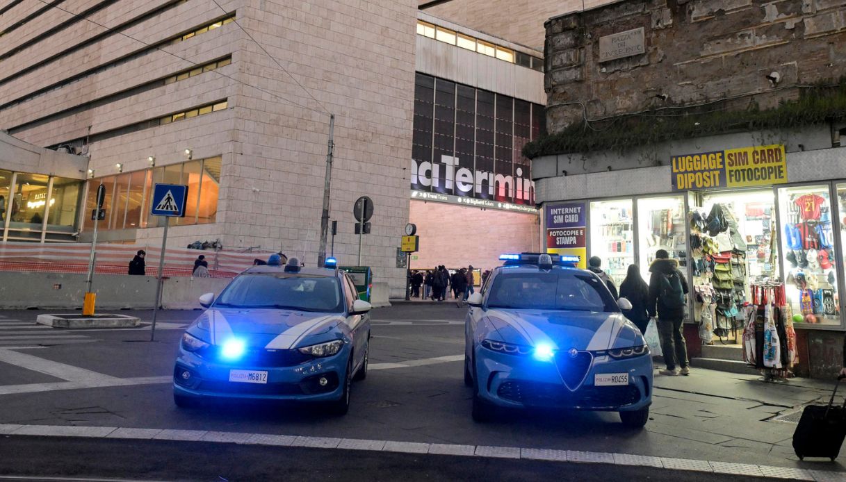 https://wips.plug.it/cips/notizie.virgilio.it/cms/2026/09/roma-stazione-termini-bambino.jpg
