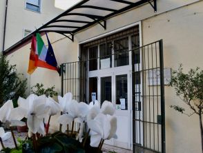 Professoressa accoltellata da uno studente alla scuola media Verga di Roma, insegnante sotto shock