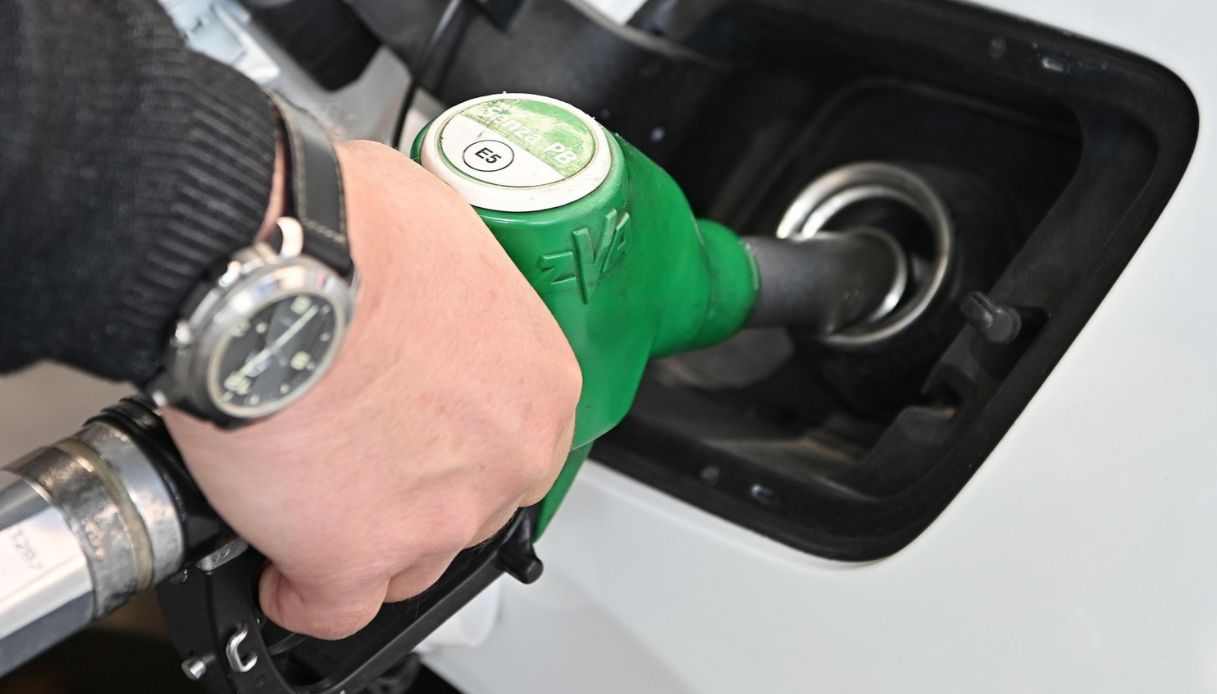 scatta per 30 giorni il tetto ai prezzi di benzina e diesel dopo decisioni di eni e ip quanto si risparmia da Virgilio.it scatta per 30 giorni il tetto ai prezzi di benzina e diesel dopo decisioni di eni e ip quanto si risparmia