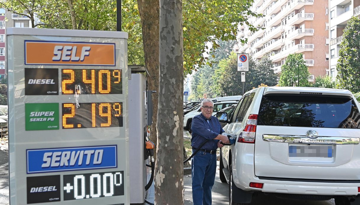 dopo eni anche ip applica un tetto ai prezzi dei carburanti in italia la prossima potrebbe essere esso da Virgilio.it dopo eni anche ip applica un tetto ai prezzi dei carburanti in italia la prossima potrebbe essere esso