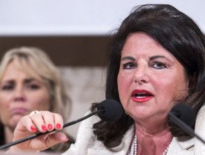 Tiziana Cantone morta 10 anni fa, la madre Maria Teresa Giglio ha dubbi sul suicidio: 