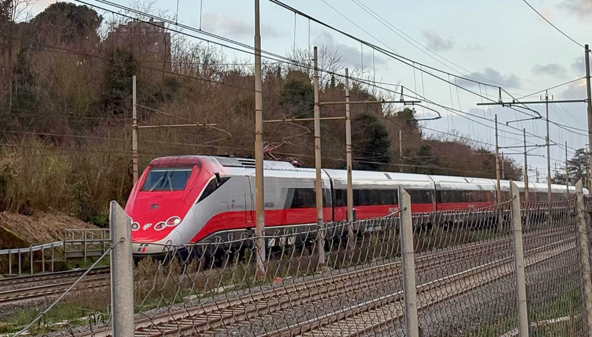 treni in ritardo e fermate cancellate per problemi sull alta velocit224 tra milano e bologna caos e disagi da Virgilio.it treni in ritardo e fermate cancellate per problemi sull alta velocit224 tra milano e bologna caos e disagi
