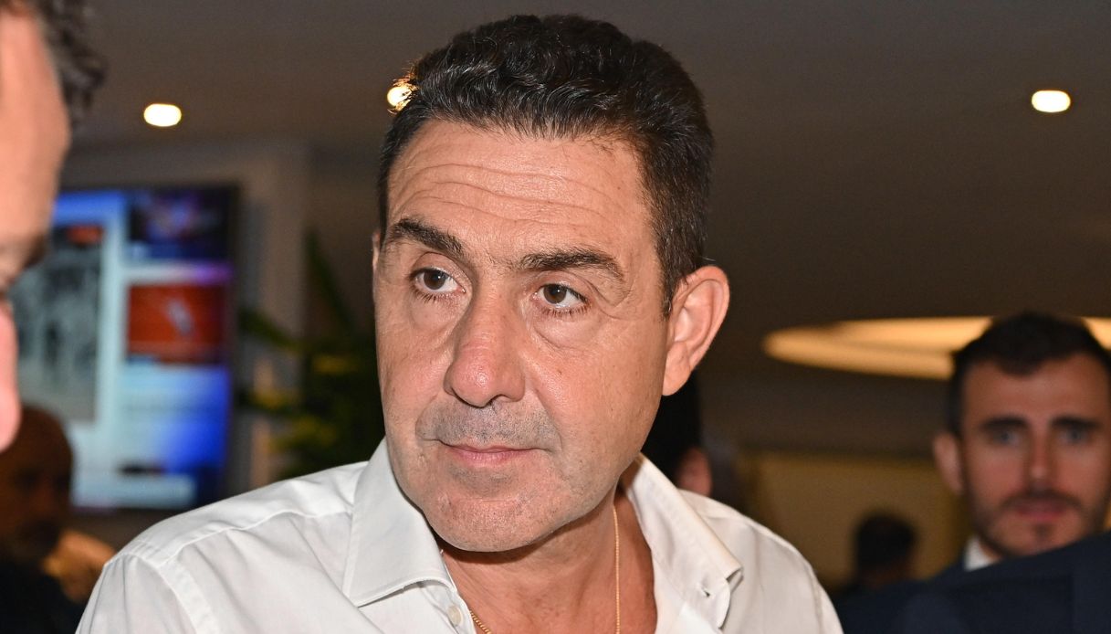 tensione a torino per la presenza di vannacci al convegno della polizia uova e fumogeni contro gli agenti da Virgilio.it tensione a torino per la presenza di vannacci al convegno della polizia uova e fumogeni contro gli agenti