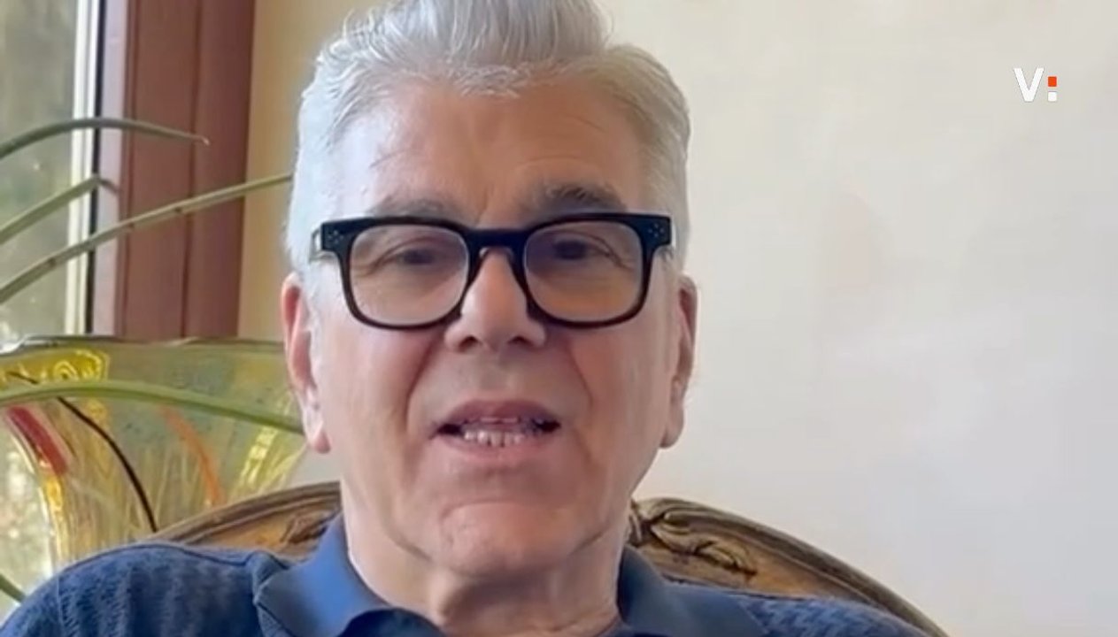 michele zarrillo rimprovera sindaco di sammichele di bari al concerto 232 pericoloso poi il video di scuse da Virgilio.it michele zarrillo rimprovera sindaco di sammichele di bari al concerto 232 pericoloso poi il video di scuse