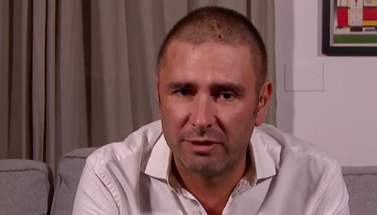 https://wips.plug.it/cips/notizie.virgilio.it/cms/2026/10/alessandro-di-battista-tumore.jpg