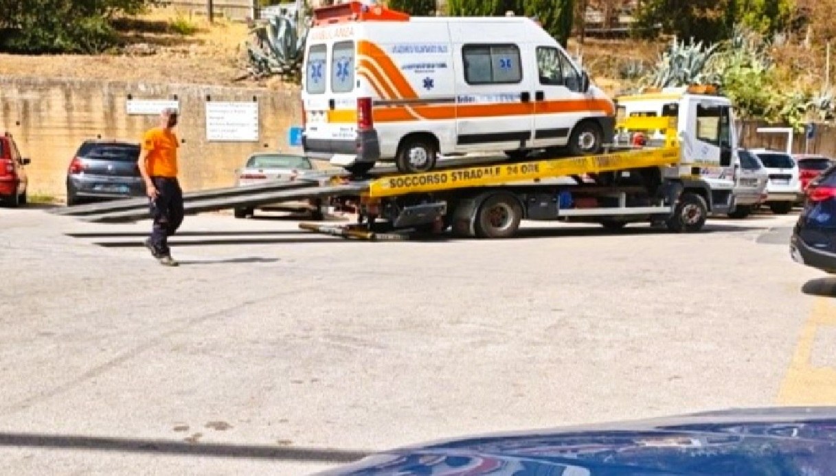 il caso dell ambulanza fermata in condizioni choc a caltanissetta era sudicia e con gravi danni da Virgilio.it il caso dell ambulanza fermata in condizioni choc a caltanissetta era sudicia e con gravi danni