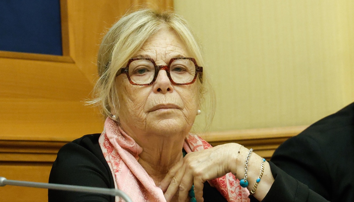 caso aria condizionata alla camera che 232 ghiacciata la segnalazione di rita dalla chiesa dopo la polmonite da Virgilio.it caso aria condizionata alla camera che 232 ghiacciata la segnalazione di rita dalla chiesa dopo la polmonite