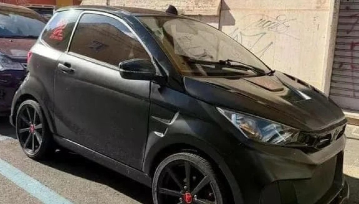 banda minicar a roma il 17enne descritto dal titolare dell officina faccia pulita incastrato dall adesivo da Virgilio.it banda minicar a roma il 17enne descritto dal titolare dell officina faccia pulita incastrato dall adesivo