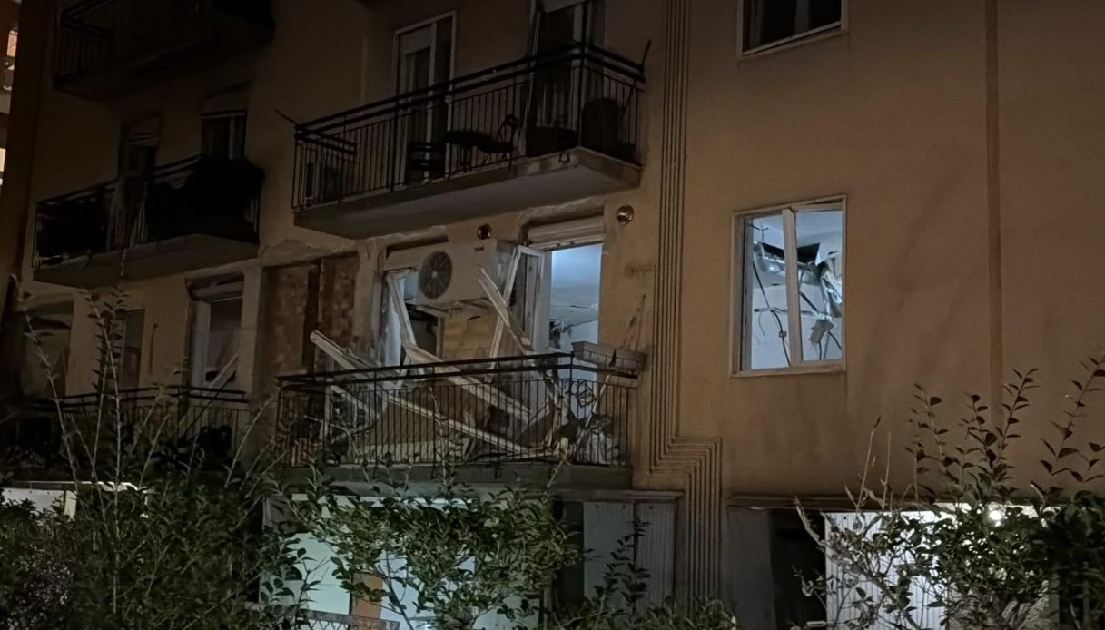 violenta esplosione a bergamo in una palazzina feriti gravi l ipotesi sulla fuga di gas da Virgilio.it violenta esplosione a bergamo in una palazzina feriti gravi l ipotesi sulla fuga di gas