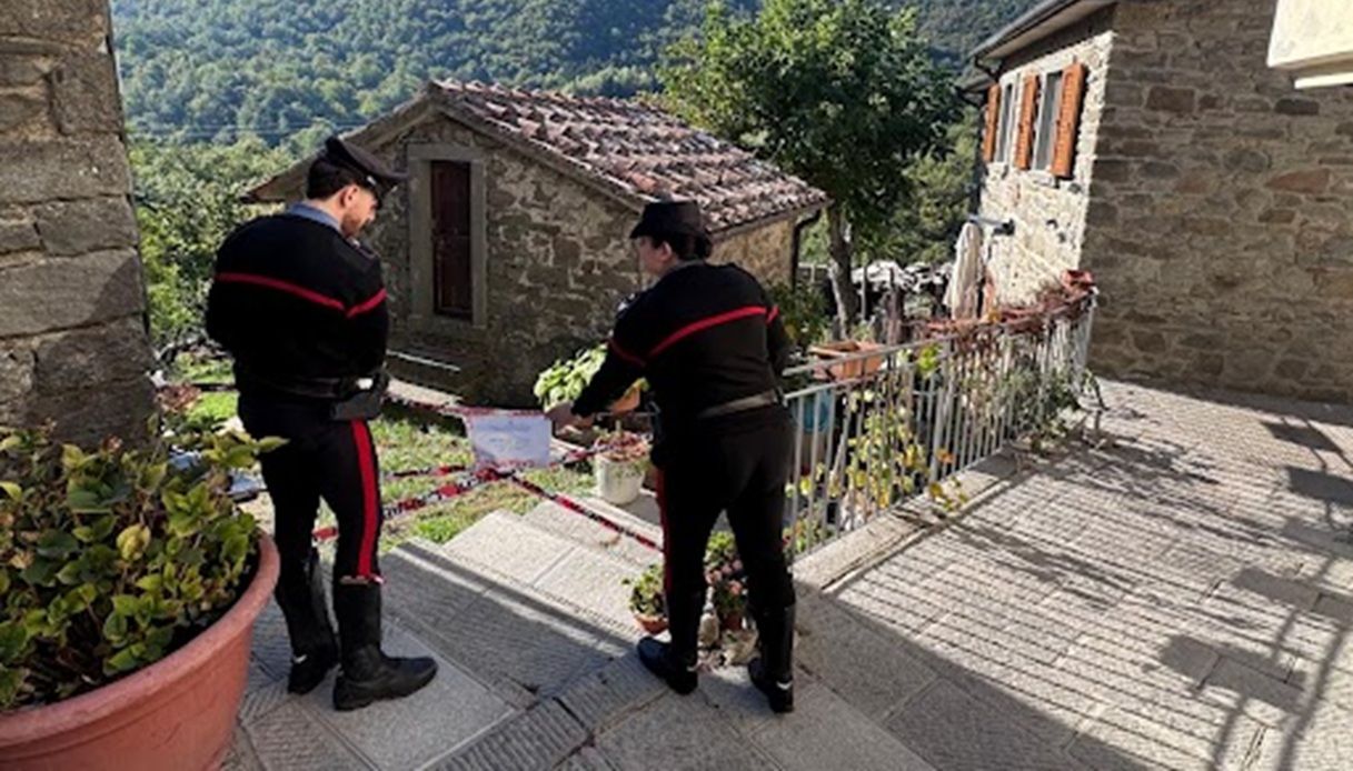 https://wips.plug.it/cips/notizie.virgilio.it/cms/2026/10/bibbiena-arezzo-marito-moglie-morte.jpg