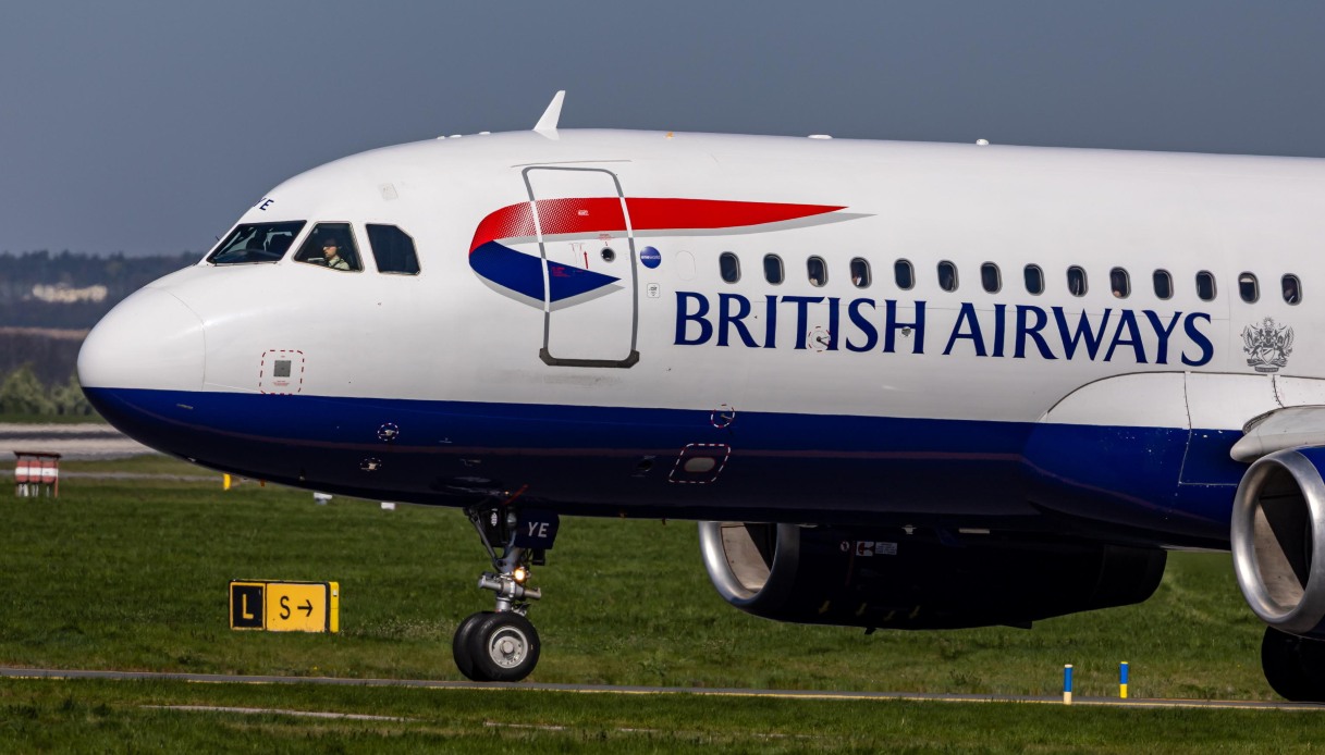 https://wips.plug.it/cips/notizie.virgilio.it/cms/2026/10/british-airways-londra-chicago.jpg