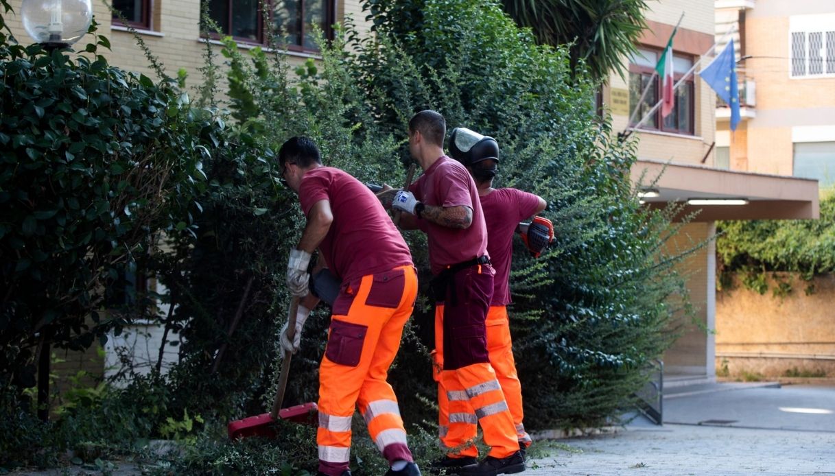 brugnera due operatori ecologici soccorrono anziano dopo la richiesta di aiuto della moglie da Virgilio.it brugnera due operatori ecologici soccorrono anziano dopo la richiesta di aiuto della moglie
