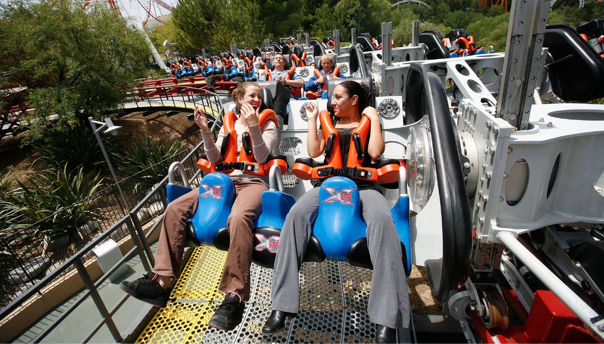 chiusa montagna russa x2 al parco divertimenti six flags in california diverse denunce per lesioni cerebrali da Virgilio.it chiusa montagna russa x2 al parco divertimenti six flags in california diverse denunce per lesioni cerebrali