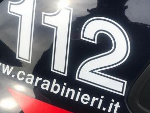 Entra in una casa di Cortona fingendosi maresciallo, ruba il portafogli e corre a prelevare: arrestato