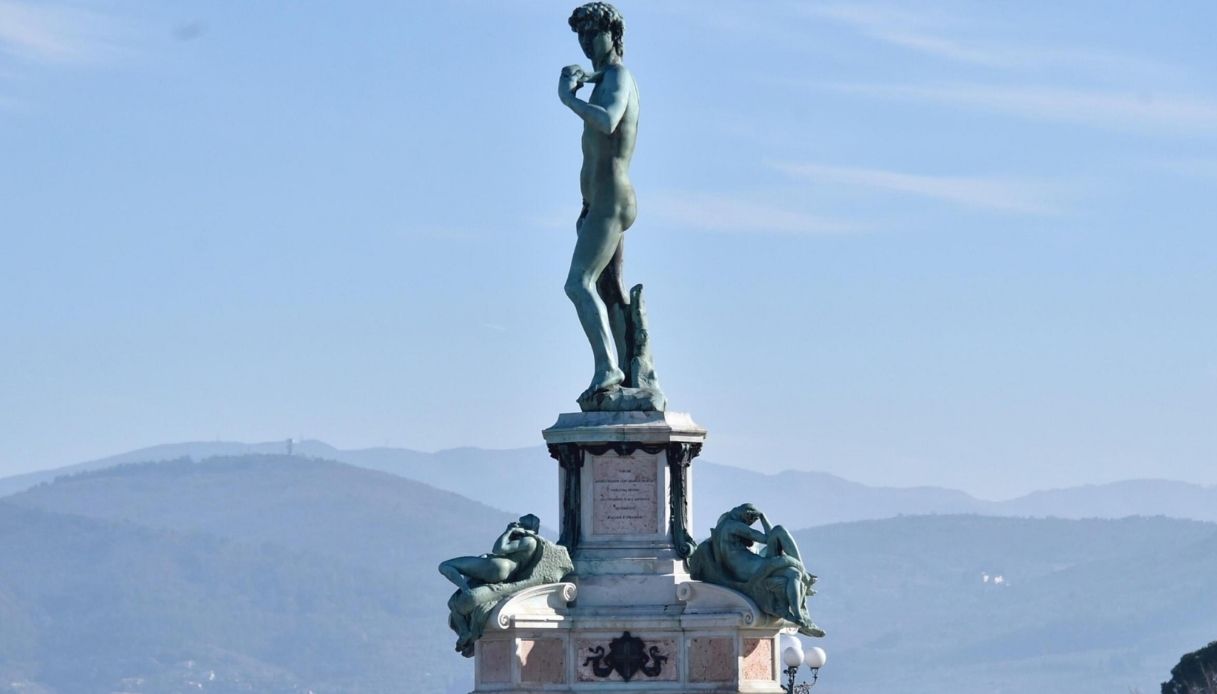 bombola di gas sotto la statua del david a firenze allarme di un operatrice al vaglio video delle telecamere da Virgilio.it bombola di gas sotto la statua del david a firenze allarme di un operatrice al vaglio video delle telecamere