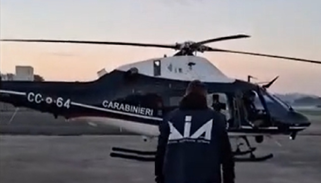 traffico di droga e usura al 200 maxi blitz a taranto con 100 militari raffica di arresti da Virgilio.it traffico di droga e usura al 200 maxi blitz a taranto con 100 militari raffica di arresti