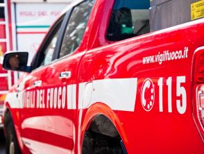 Esplosione in officina a Roma in zona Casal Monastero, morto operaio: sospensioni di un camion 
